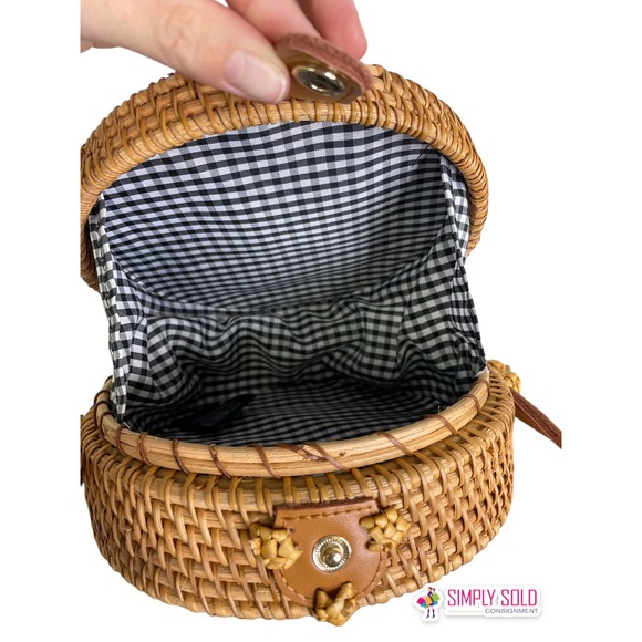 Urban Outfitters Womens Round Rattan Crossbody‎ Bag Gingham Liner Snap Boho S - Picture 6 of 9